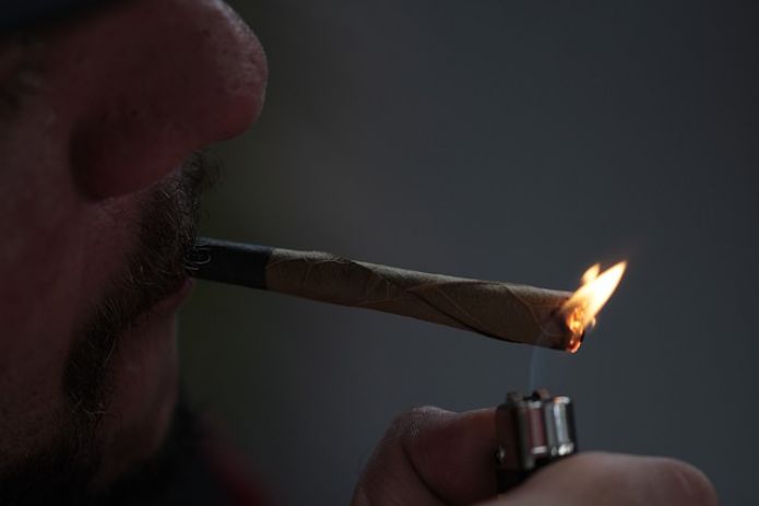 En 38-årig kvinde fra Varde sigtet for at have solgt hash til en mindreårig.