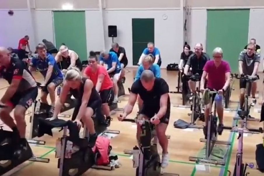 Indslag fra 12 Timers Indoor spinning i Hodde Tistrup Hallen.