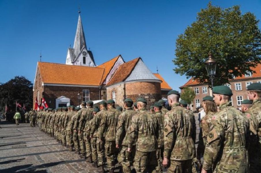 Mandag den 5. september marcherer hundredvis af soldater gennem Varde